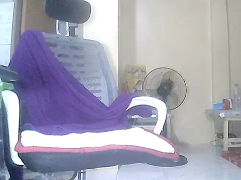 loriepinay46 online show from March 1, 2026, 8:33 pm