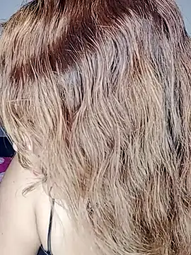 Snapshot of Alixx_01 chatting on November 27, 2025, 1:07 am Alixx 01 online show from November 27, 2025, 1:07 am