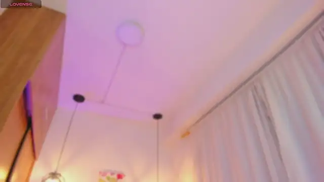 Cassiesteveens online show from November 13, 2025, 10:52 pm