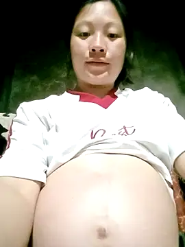 Snapshot of Micky_baby chatting on May 12, 2026, 4:26 pm Micky baby online show from May 12, 2026, 4:26 pm