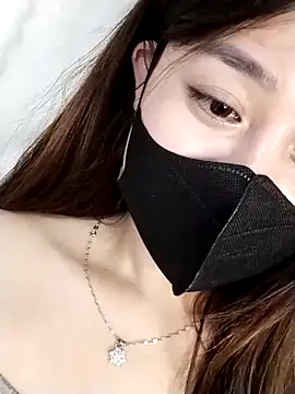 Snapshot of MiCandy-Lovee chatting on November 15, 2025, 6:15 pm MiCandy-Lovee online show from November 15, 2025, 6:15 pm