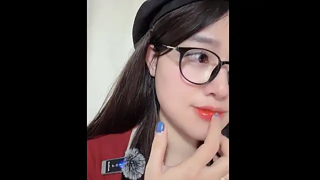 MiCandy-Lovee online show from November 24, 2025, 6:29 pm