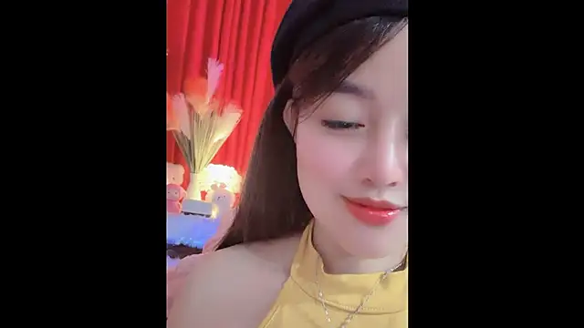 MiCandy-Lovee online show from December 2, 2025, 7:25 am