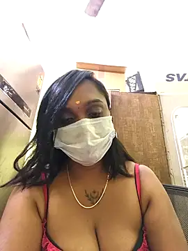 Snapshot of Dharshini98 chatting on December 14, 2025, 1:16 pm Dharshini98 online show from December 14, 2025, 1:16 pm