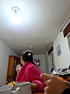 Snapshot of 7milo chatting on February 13, 2026, 6:37 pm 7milo online show from February 13, 2026, 6:37 pm