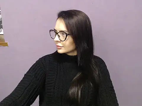 divina kira online show from November 25, 2025, 8:03 am