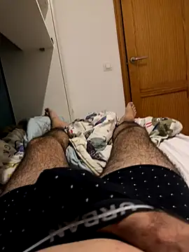 Snapshot of Yannick04 chatting on November 17, 2025, 12:38 am Yannick04 online show from November 17, 2025, 12:38 am