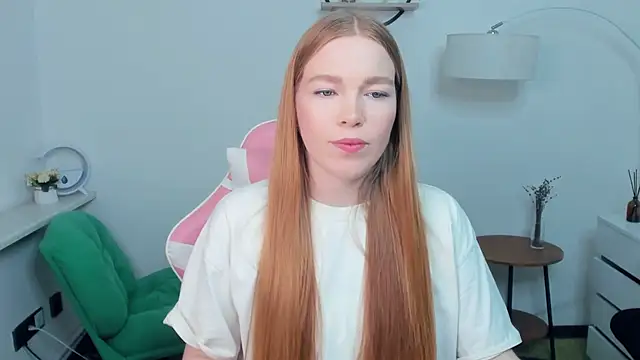 LavetaShiroma online show from December 3, 2025, 7:56 pm