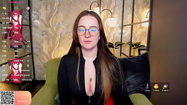 EmmaBloomm online show from May 10, 2026, 10:48 pm