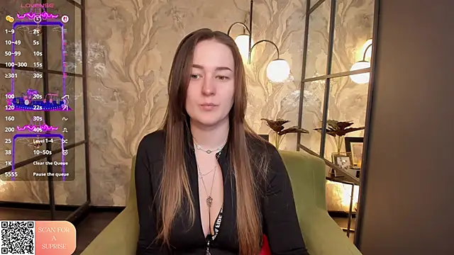 EmmaBloomm online show from May 17, 2026, 11:34 pm