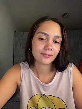 carolsapequinha online show from April 7, 2026, 10:37 am