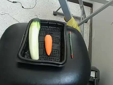 Snapshot of ivana_latina chatting on December 19, 2025, 7:10 pm ivana latina online show from December 19, 2025, 7:10 pm