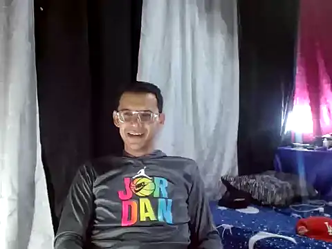 FANTASYBOYS11 online show from November 19, 2025, 12:21 am