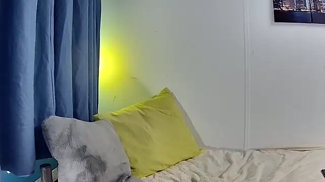 Snapshot of Leila_cam18 chatting on November 17, 2025, 3:45 am Leila cam18 online show from November 17, 2025, 3:45 am