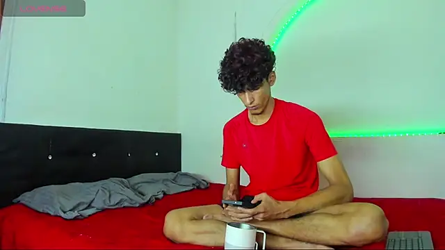 kaiborman00 online show from April 16, 2026, 2:56 am