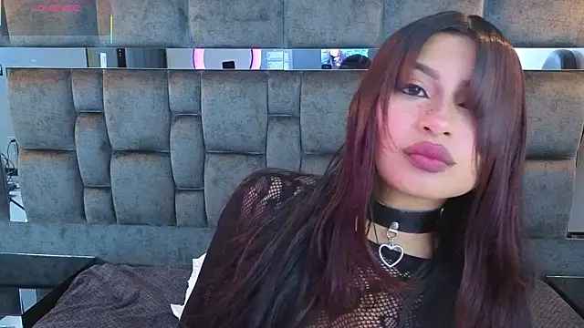 Snapshot of IssaJones_ chatting on February 23, 2026, 8:28 pm IssaJones online show from February 23, 2026, 8:28 pm