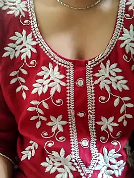 Snapshot of isha_sharma2002 chatting on November 28, 2025, 6:27 am isha sharma2002 online show from November 28, 2025, 6:27 am