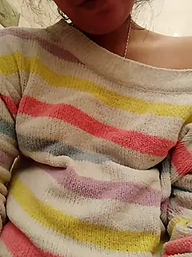 Snapshot of isha_sharma2002 chatting on December 1, 2025, 6:29 am isha sharma2002 online show from December 1, 2025, 6:29 am