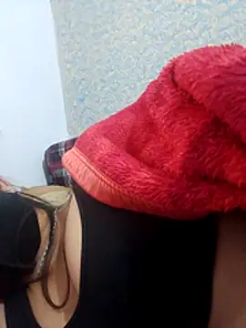 Snapshot of isha_sharma2002 chatting on December 17, 2025, 2:17 am isha sharma2002 online show from December 17, 2025, 2:17 am