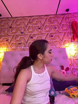 Snapshot of MelanyyJhonson15 chatting on February 25, 2026, 2:54 am MelanyyJhonson15 online show from February 25, 2026, 2:54 am