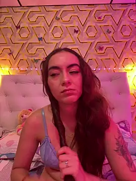 Snapshot of MelanyyJhonson15 chatting on February 27, 2026, 2:44 am MelanyyJhonson15 online show from February 27, 2026, 2:44 am