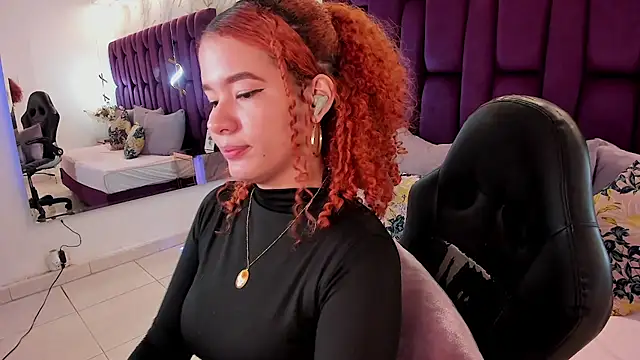 Snapshot of avrilwaynee chatting on November 21, 2025, 11:53 am avrilwaynee online show from November 21, 2025, 11:53 am