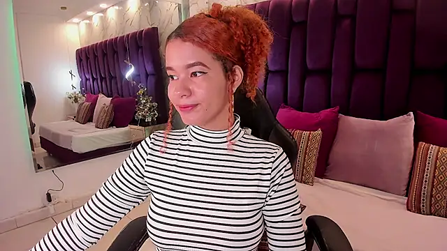 Snapshot of avrilwaynee chatting on November 28, 2025, 11:57 am avrilwaynee online show from November 28, 2025, 11:57 am