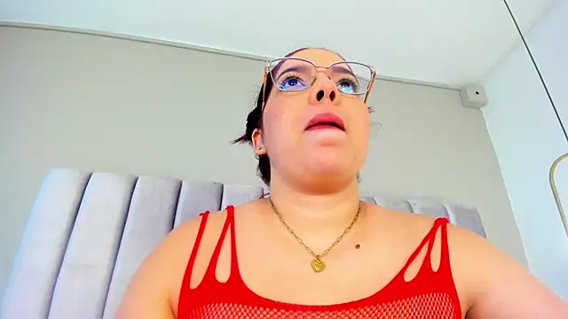 Snapshot of AnnaNoval_10 chatting on February 2, 2026, 12:48 pm AnnaNoval 10 online show from February 2, 2026, 12:48 pm