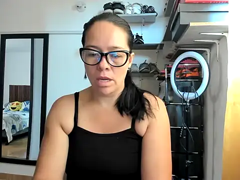 Snapshot of caroline_47 chatting on February 11, 2026, 1:05 pm caroline 47 online show from February 11, 2026, 1:05 pm