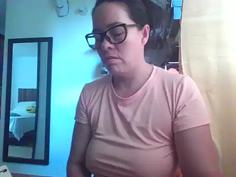 Snapshot of caroline_47 chatting on April 30, 2026, 3:29 pm caroline 47 online show from April 30, 2026, 3:29 pm