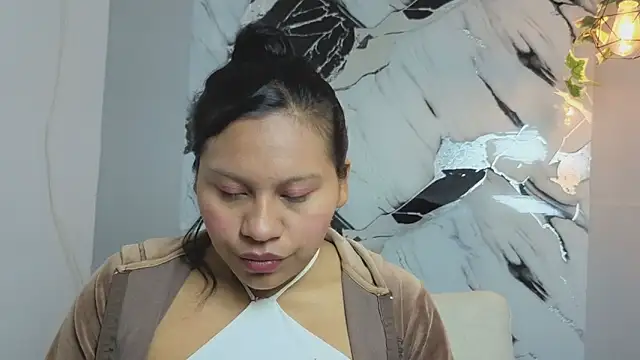 Hanna Goldenst online show from November 24, 2025, 7:13 pm