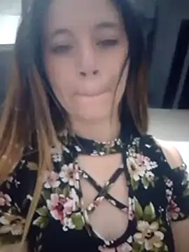 Snapshot of dayanarrb chatting on November 18, 2025, 5:56 am dayanarrb online show from November 18, 2025, 5:56 am