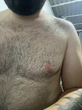 Snapshot of julianlondo111 chatting on December 18, 2025, 12:38 am julianlondo111 online show from December 18, 2025, 12:38 am