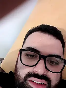 Snapshot of julianlondo111 chatting on February 25, 2026, 11:14 pm julianlondo111 online show from February 25, 2026, 11:14 pm