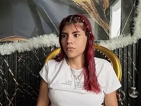 Snapshot of AfroditaMoore1 chatting on December 15, 2025, 12:20 pm AfroditaMoore1 online show from December 15, 2025, 12:20 pm