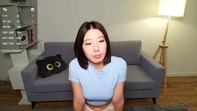 KokoMiu online show from December 5, 2025, 2:47 pm