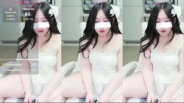 Snapshot of kimhyeona2005 chatting on February 5, 2026, 12:10 pm kimhyeona2005 online show from February 5, 2026, 12:10 pm