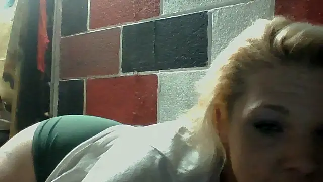 Snapshot of 1anOnlyHoTTLuLu chatting on November 16, 2025, 7:58 am 1anOnlyHoTTLuLu online show from November 16, 2025, 7:58 am