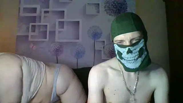 Snapshot of honey_sweet_couple chatting on December 4, 2025, 7:33 pm honey sweet couple online show from December 4, 2025, 7:33 pm