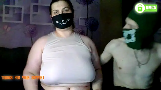 Snapshot of honey_sweet_couple chatting on February 8, 2026, 9:07 pm honey sweet couple online show from February 8, 2026, 9:07 pm