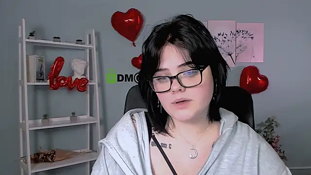 Snapshot of lika_pop chatting on February 13, 2026, 8:38 pm lika pop online show from February 13, 2026, 8:38 pm