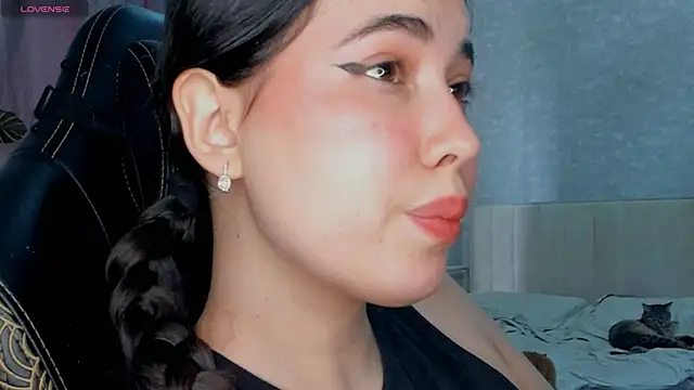 Snapshot of Diara_1an chatting on April 18, 2026, 7:45 am Diara 1an online show from April 18, 2026, 7:45 am