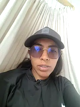 Naomi Nyx online show from November 14, 2025, 2:38 pm