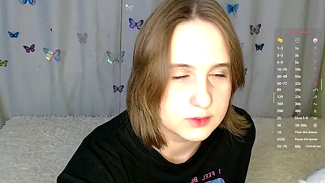 Snapshot of LightNea chatting on November 20, 2025, 2:06 pm LightNea online show from November 20, 2025, 2:06 pm