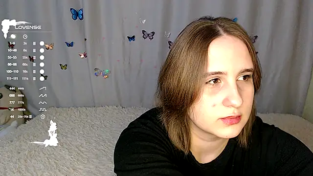 Snapshot of LightNea chatting on December 16, 2025, 6:02 pm LightNea online show from December 16, 2025, 6:02 pm