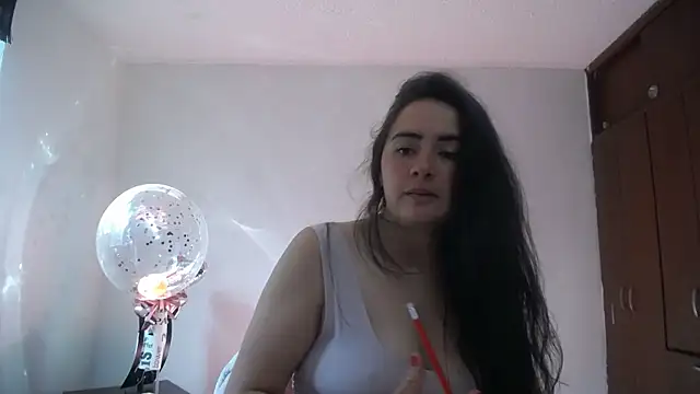 Snapshot of eva_rushh chatting on February 10, 2026, 1:37 pm eva rushh online show from February 10, 2026, 1:37 pm