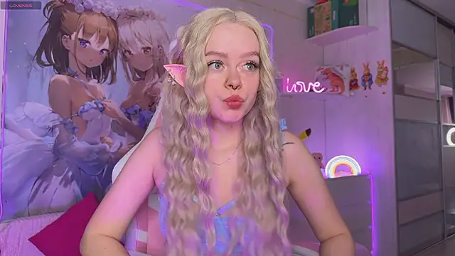 Snapshot of CheekySashaCharm chatting on February 7, 2026, 8:29 am CheekySashaCharm online show from February 7, 2026, 8:29 am