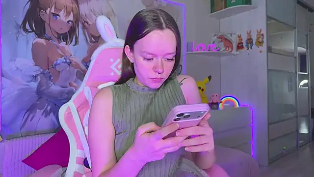 CheekySashaCharm online show from May 28, 2026, 12:46 pm