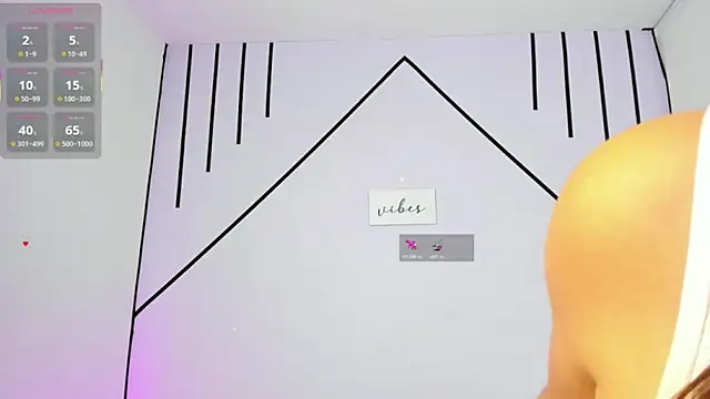 VictoriaRouge  online show from December 4, 2025, 12:47 pm