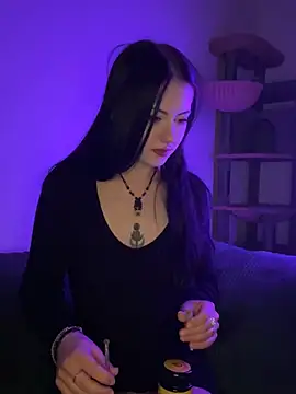 Snapshot of mysami420 chatting on April 5, 2026, 6:05 pm mysami420 online show from April 5, 2026, 6:05 pm